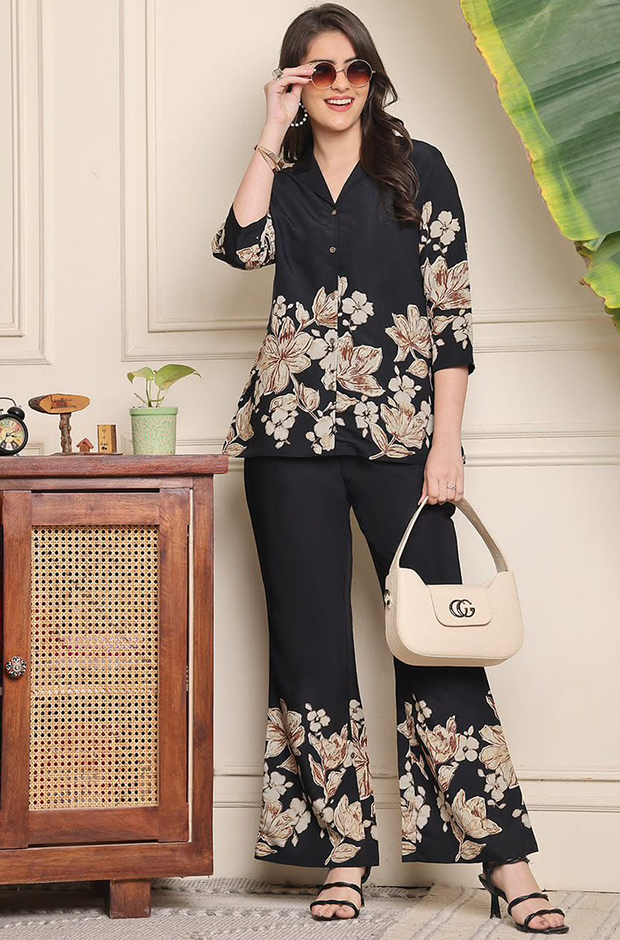 Cotton 60*60  and bold shade of Collar  Co-Ord set Pant style - Bell-bottom